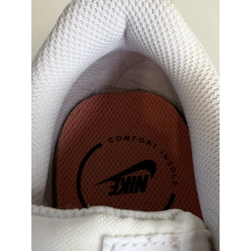 Nike step out